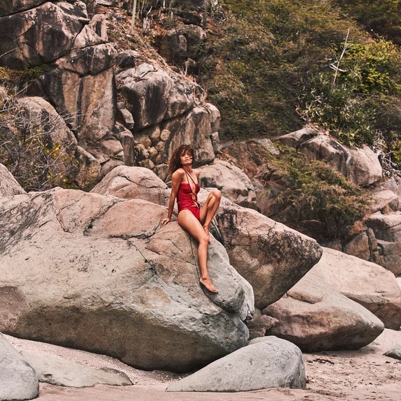 NWT|Devon Winsdor Waverly one-piece Swimsuit 🩱 in Ruby|Women’s Size_XS
12 - Picture 6 of 8